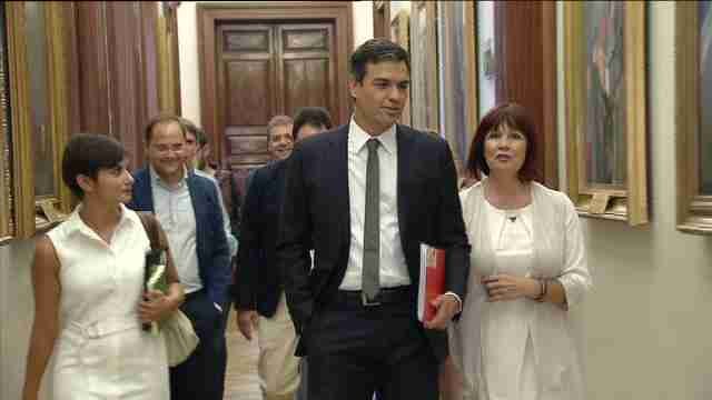 Los socialistas, divididos por el engaño a Felipe González