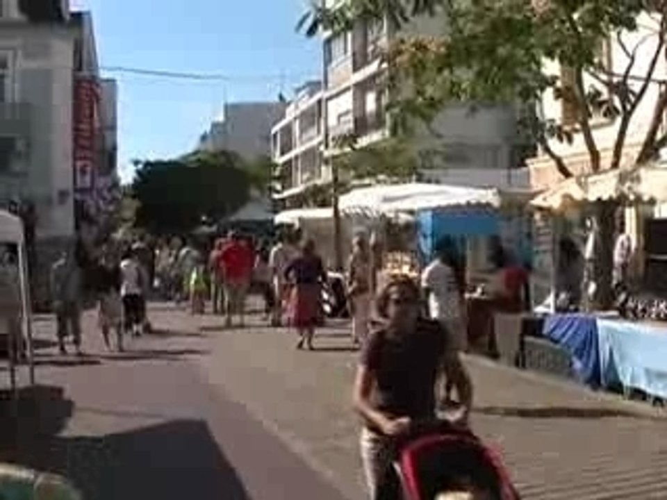 Vendredi 10 août, 17h30 - Rue du Port