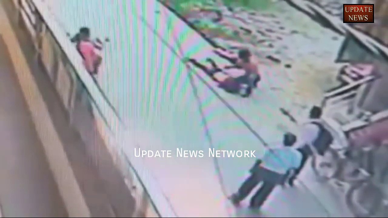 Shocking CCTV - Girl Dies After Being Stabbed 24 Times In Burari Area Of Delhi