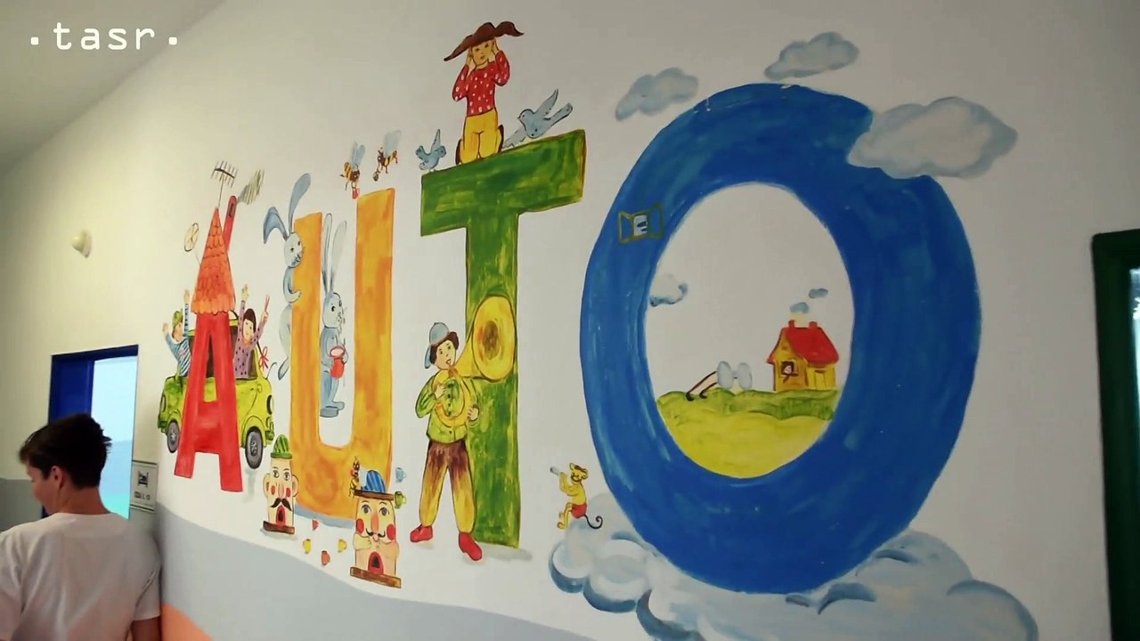 Detské oddelenie v Trebišove sa rozžiarilo farbami
