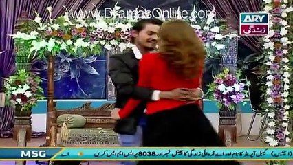 Mulk Halat Jung Main Hai aur Pakistan Ke Morning Show main Kia dikhaya Ja Raha Hai