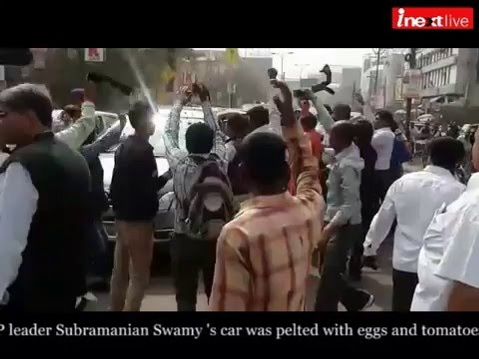 Subramanian Swamy's car pelted with eggs, tomatoes in Kanpur