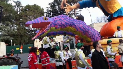 Angry Birds Cartoon Parade - 2015 Carnival Video