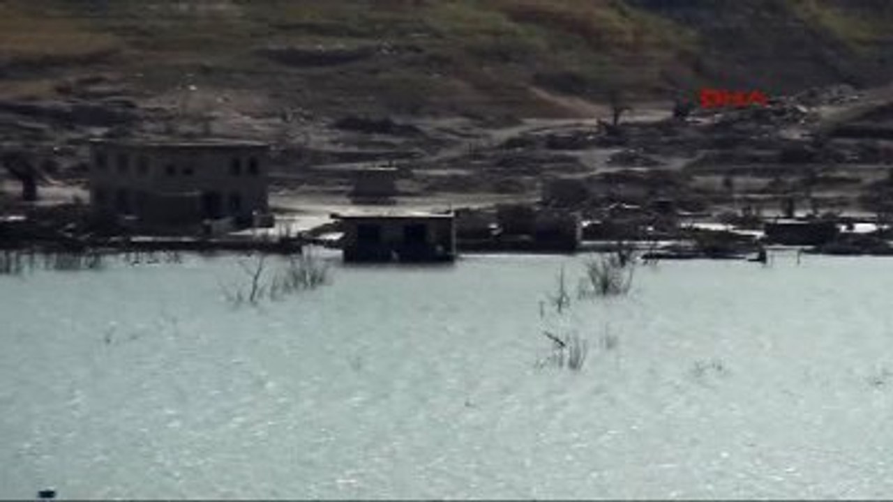 Çanakkale Kuraklık Baraj Altında Kalan Köyü Ortaya Çıkardı