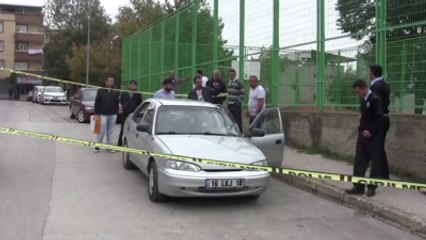 Otomobilde Erkek Cesedi Bulundu