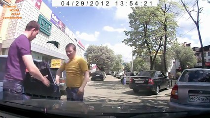 Accidents in the open door of the car - Car crash compilation