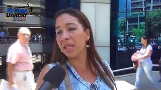 Mujer venezolana mostró su indignación contra el gobierno