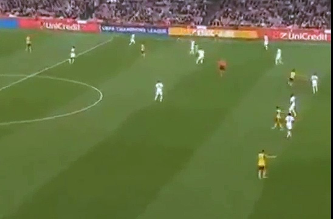 Goal Theo Walcott. Arsenal 1-0 Basel