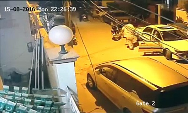 Latest CCTV Footage Street Crimes Snactching in Karachi