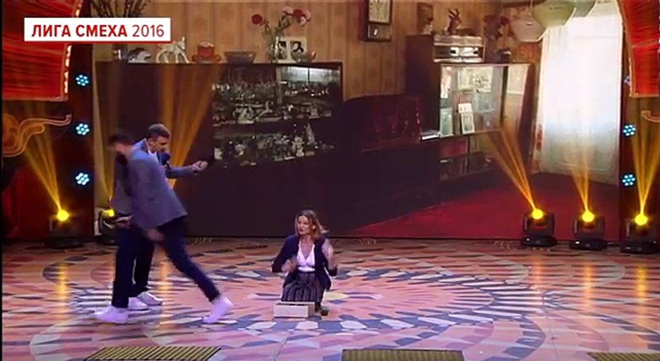 Километр Кимоно - Жена собирает мужа на работу -  Лига смеха, видео приколы