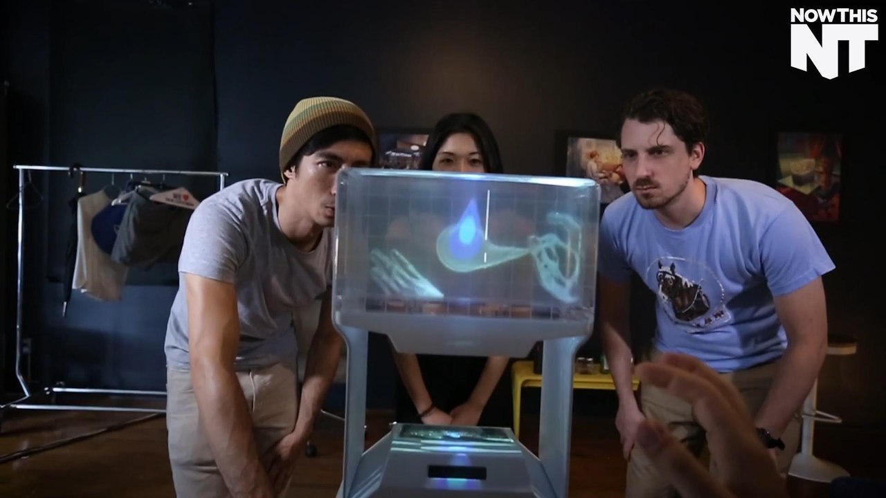 This Holographic Display Lets You See Holograms Without Any Gear