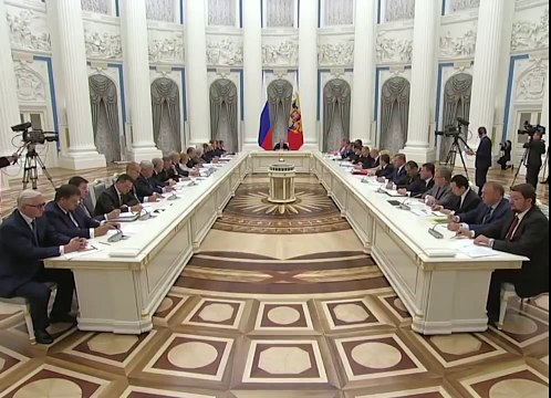 POKEMON GO Shock ! Dmitry Medvedev plays POKEMON GO under Putin. Funny Videos