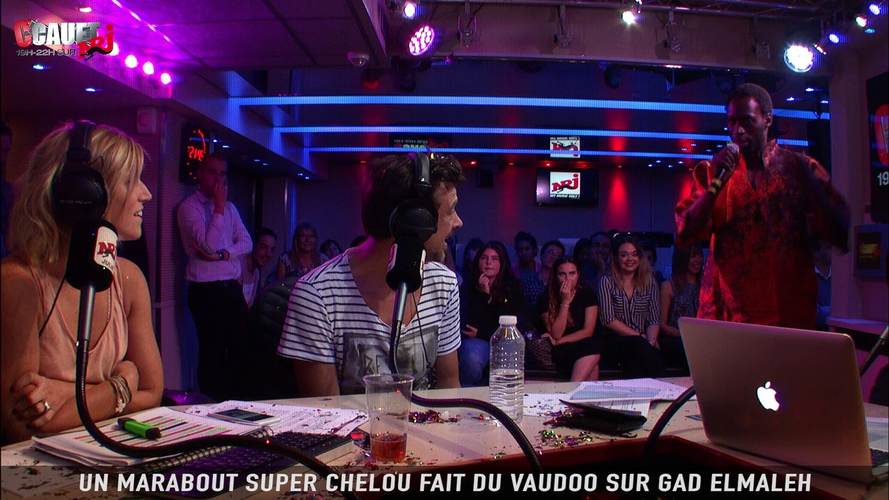 Un marabout super chelou fait du vaudou sur Gad Elmaleh
