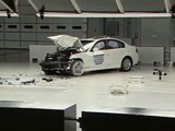 2006 BMW 3 series moderate overlap IIHS crash test