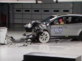 2006 Subaru Tribeca moderate overlap IIHS crash test