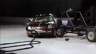 2006 Ford Fusion side IIHS crash test