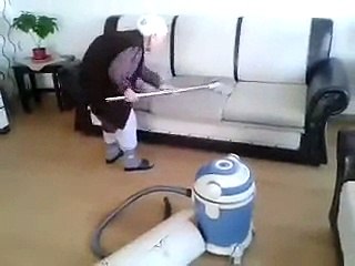 Temizlik Yaptığını Sanan Teyze