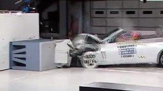 2007 BMW 3 series convertible moderate overlap IIHS crash test