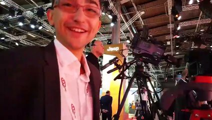 Mondial de l'Automobile à Paris - L'attente avant la conférence de presse Ferrari