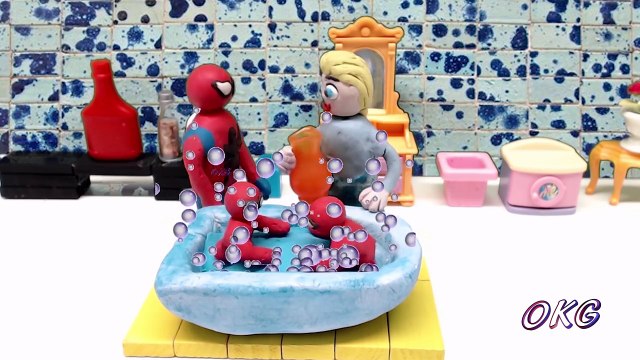 Elsa Bathing her twins SPIDER Baby Boys | Play Doh Claymation Fun Superhero Stop Motion Videos