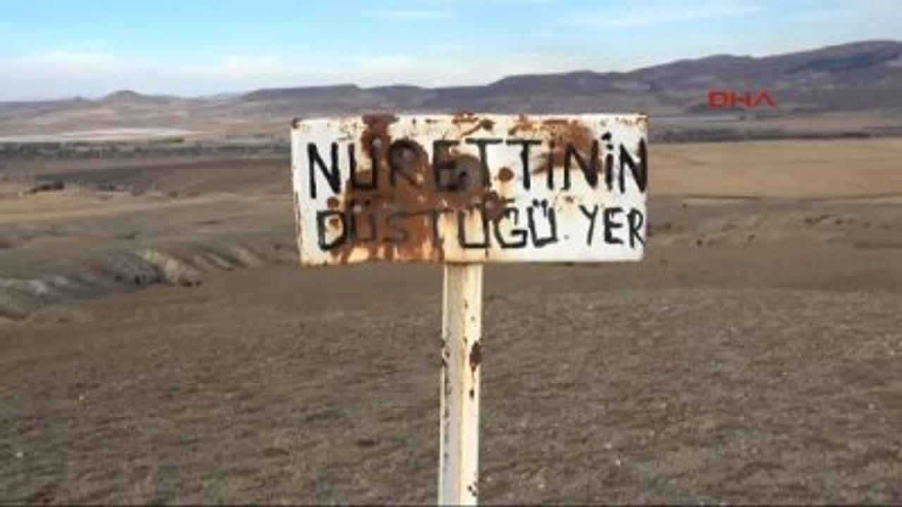 Sivas Köy Yolunda 22 Yıllık 'Vasiyet' Levhası