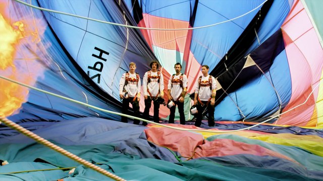 Adrénaline - tous sports : Balançoire géante entre deux montgolfières