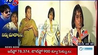 Pawan Kalyan Lady Fan Hulchul at Jana Sena Party Office - Hyderabad - TV5 News