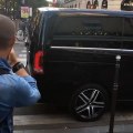 Kim Kardashian : un homme tente d'embrasser ses fesses à Paris