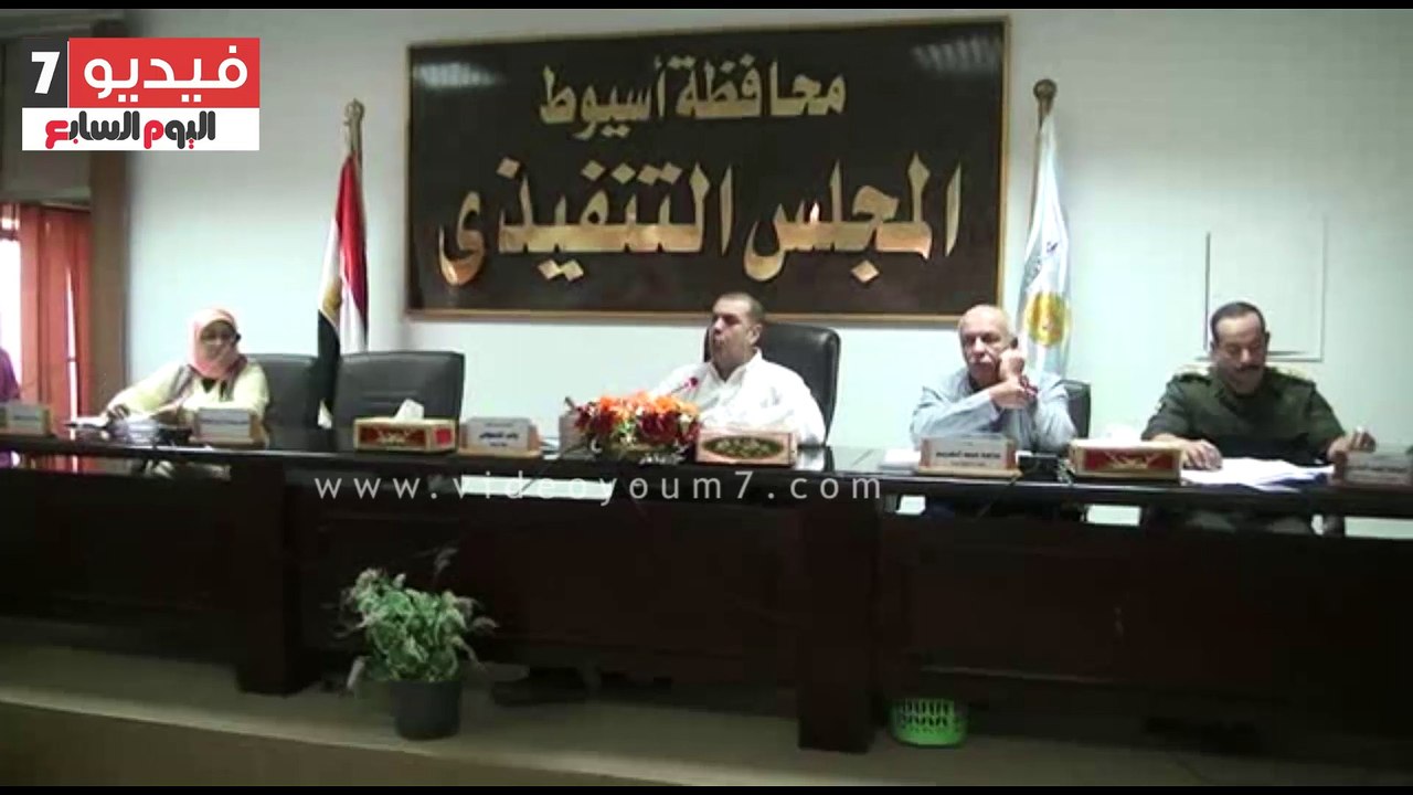 تخصيص أراضى أملاك دولة لإقامة وحدة بيطرية ومقابر ومحطة صرف صحى بأسيوط