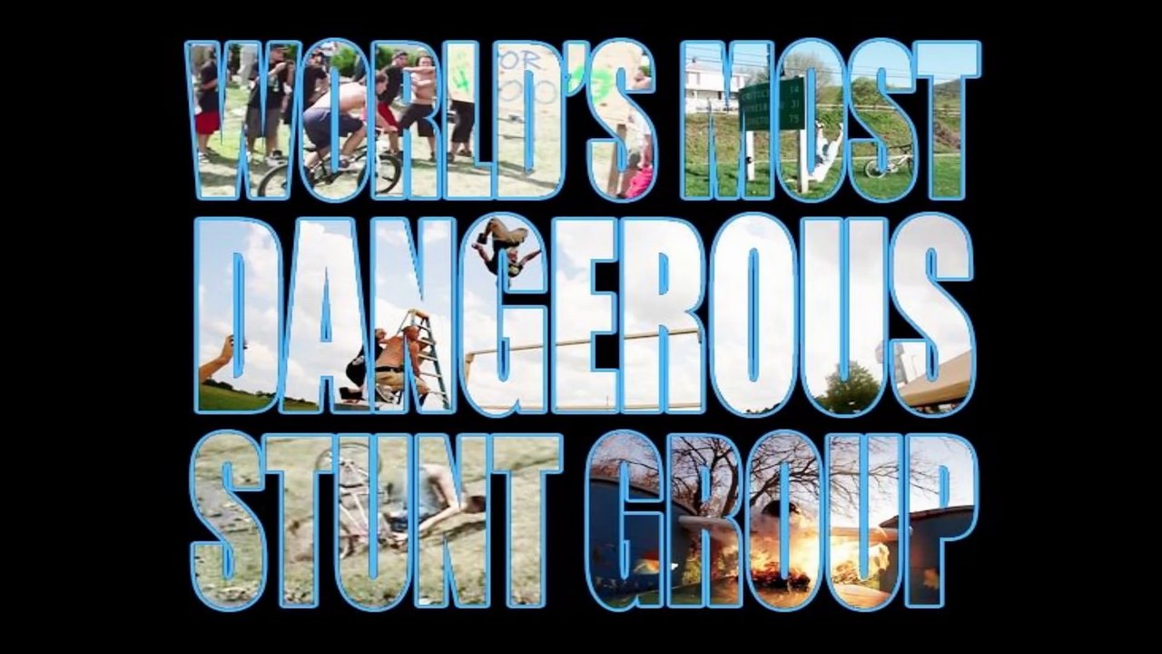 Cet idiot se tire dans la tête à bout portant avec un pistolet de paintball