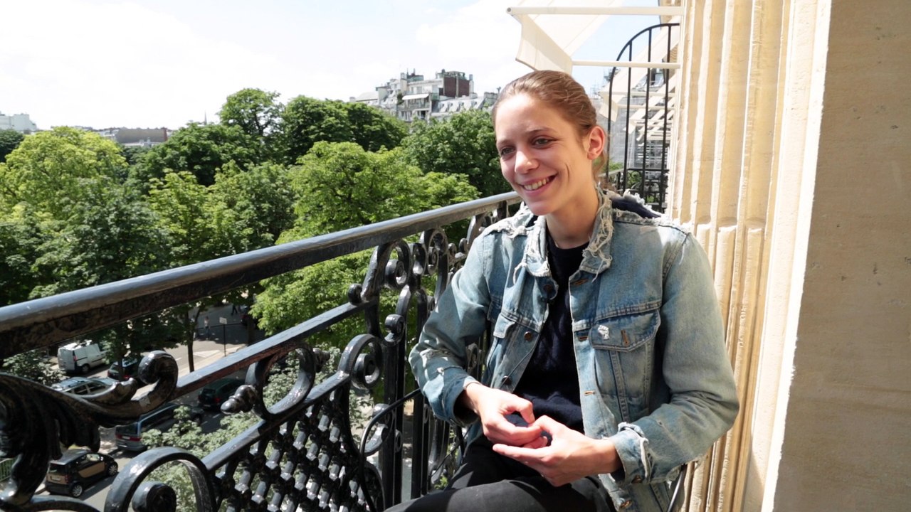 Interview "Allongez-vous" avec Clara 3000