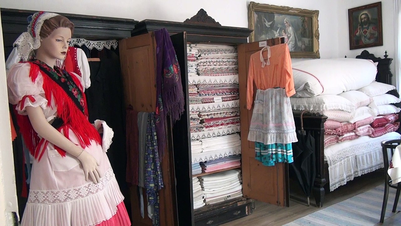 KARANCSLAPUJTŐ NÉPVISELET