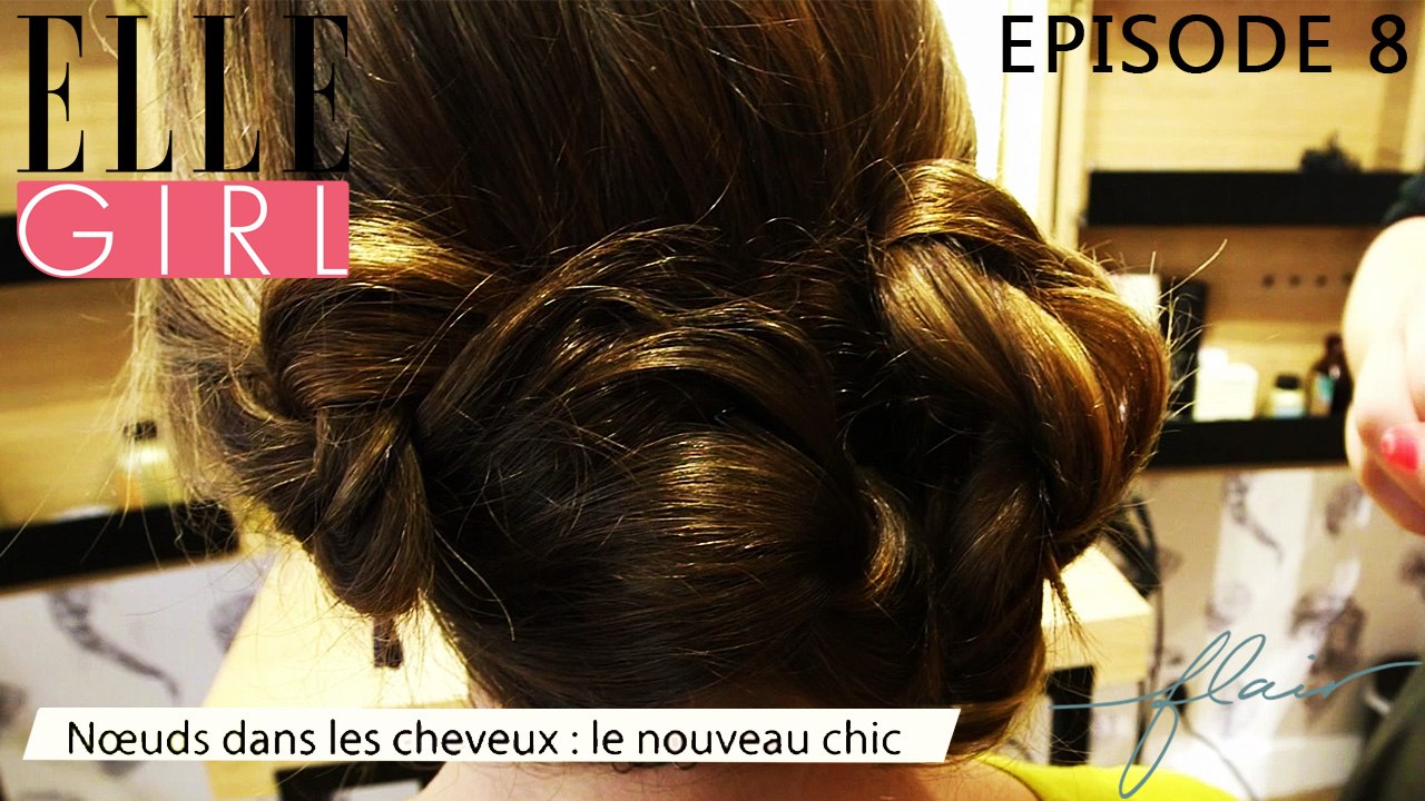 Flair, dénicheur d'idées - Noeuds dans les cheveux : le nouveau chic | Episode 8 en exclu sur ELLE Girl, avec Hélène Rabu (Coiffeuse bar à coiffures - 365c) et Emilie et Virginie Capman (Cofondatrices de la boutique Klin d’oeil)