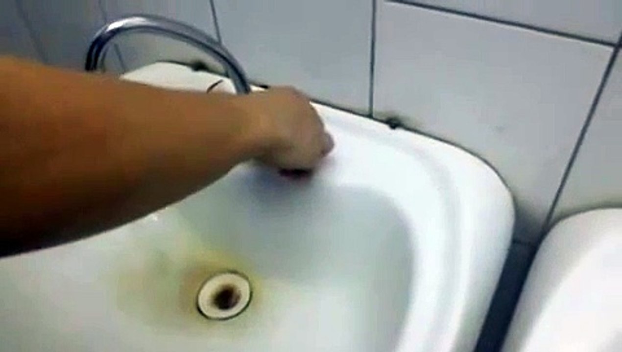 Bruit de Formule 1 par un robinet d'eau !!