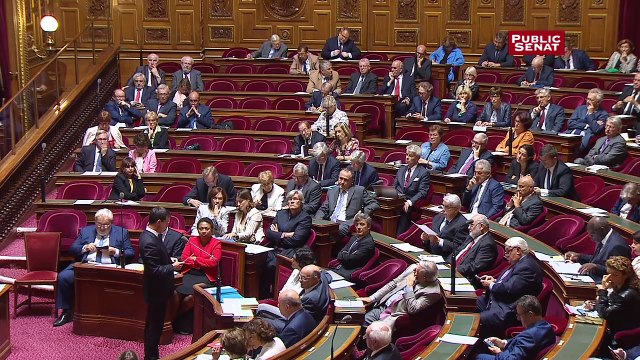 Réfugiés de Calais : « Le droit d’asile sera appliqué, c’est l’honneur de la France » prévient Valls