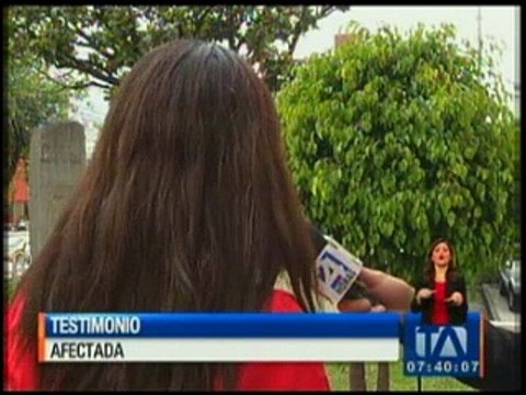 Hombre se hace pasar por no vidente para engañar en las calles