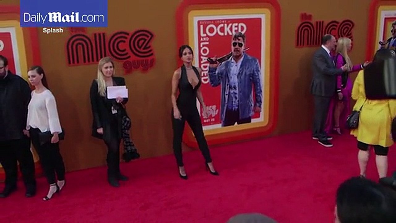 Eiza González shows off her curves at on the red carpet