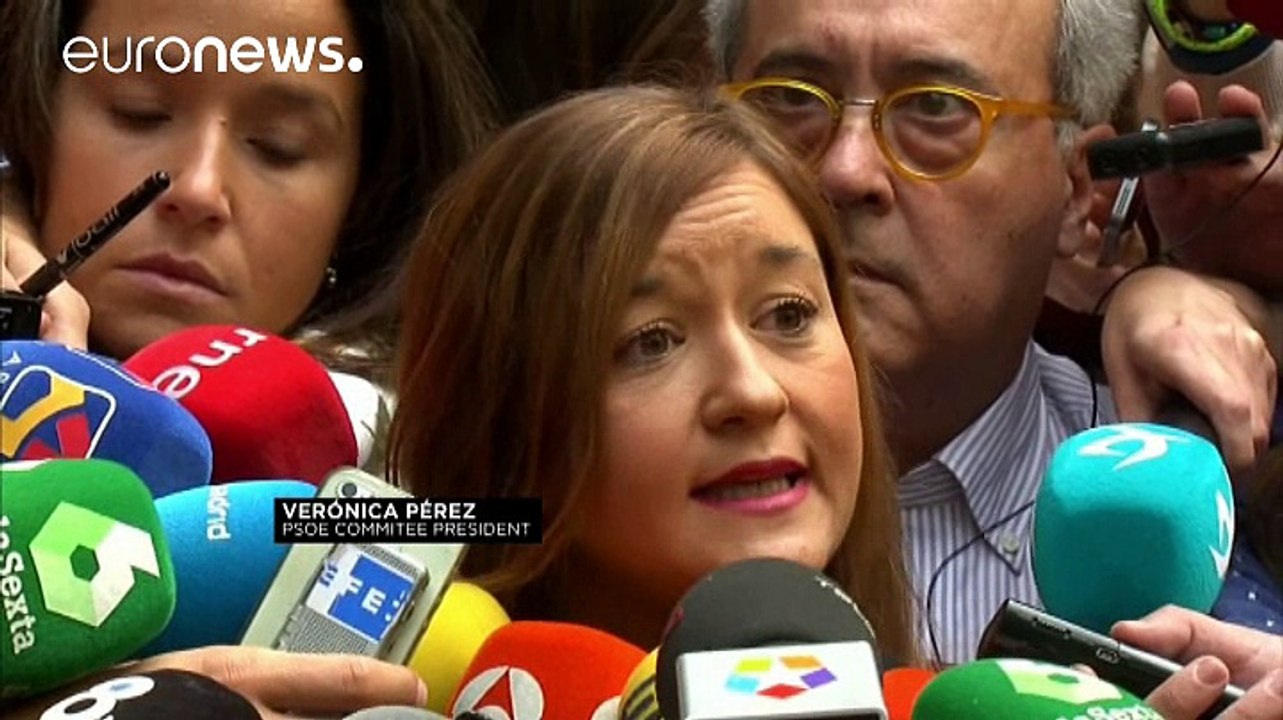 Spain's socialists in crisis as party executive revolts against leader