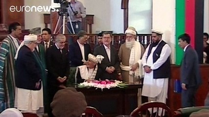 Αφγανιστάν: Οριστικές υπογραφές στη συμφωνία ειρήνης κυβέρνησης και ισλαμιστών