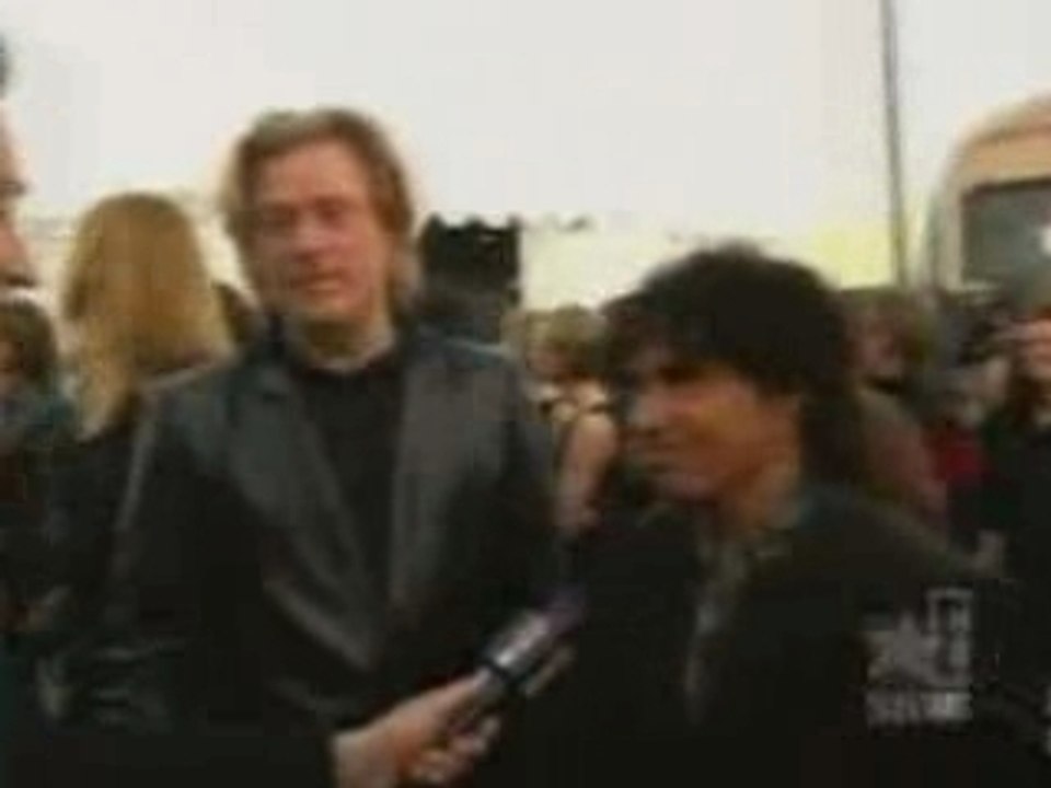 Christina Aguilera - E! AMA 2003 Fashion (01-14-03)
