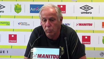 L’entraineur René Girard balance un « Téléphone à ta grand mère, elle te le dira ! » à un journalist