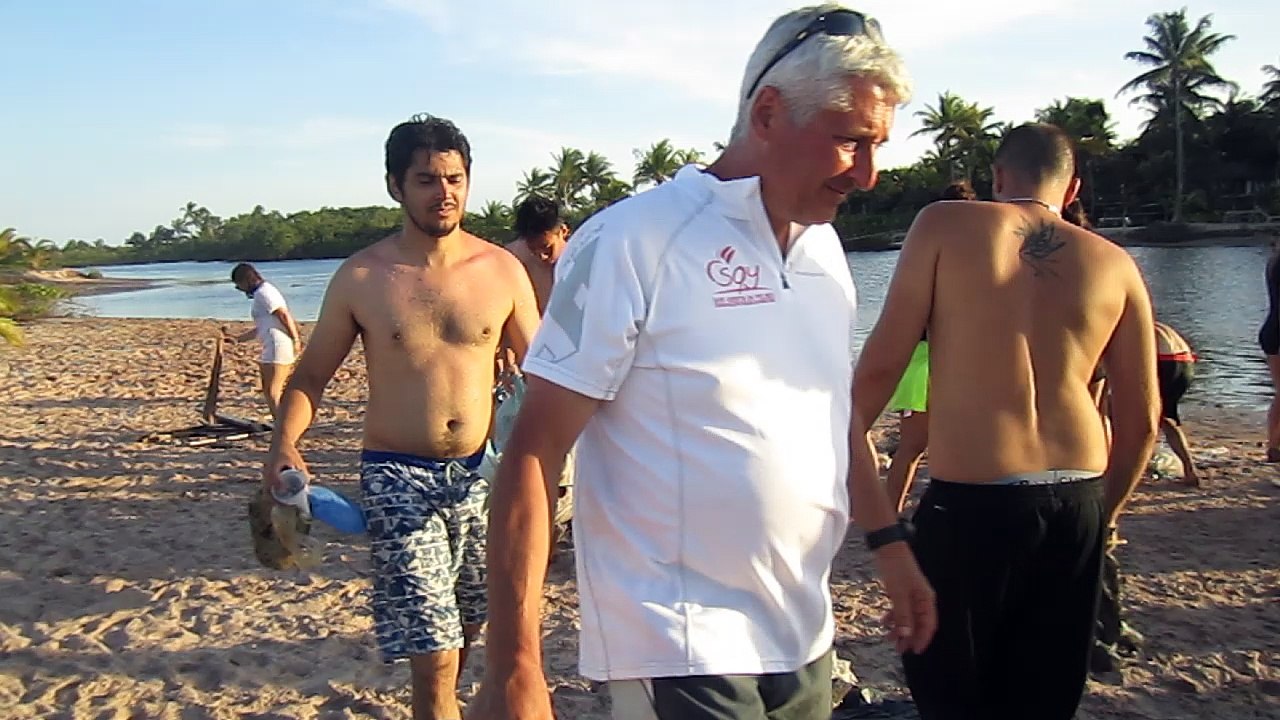 opération nettoyage de plage /Piracanga