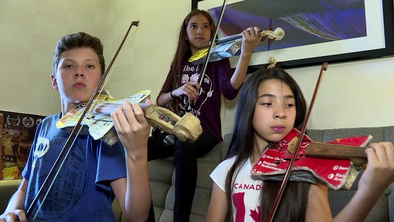 La orquesta infantil que transforma la basura en música