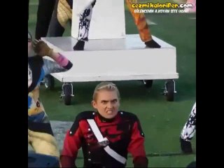 Klavye Çalarken Tövbe Bismillah Bir Hallere Giren Hanım Kız