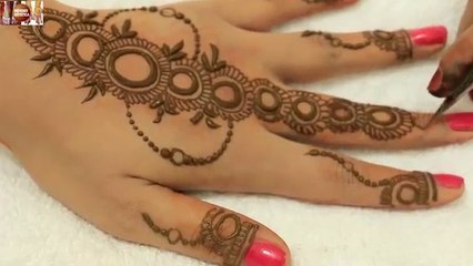 Easy Stylist Circular Mehndi Designs For Hands