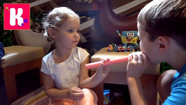 Уточка с конфетками на палочке у Кати и Макса и мятный M&M's Много прикольный и НЕ ВКУСНЫХ английских конфет наше видео