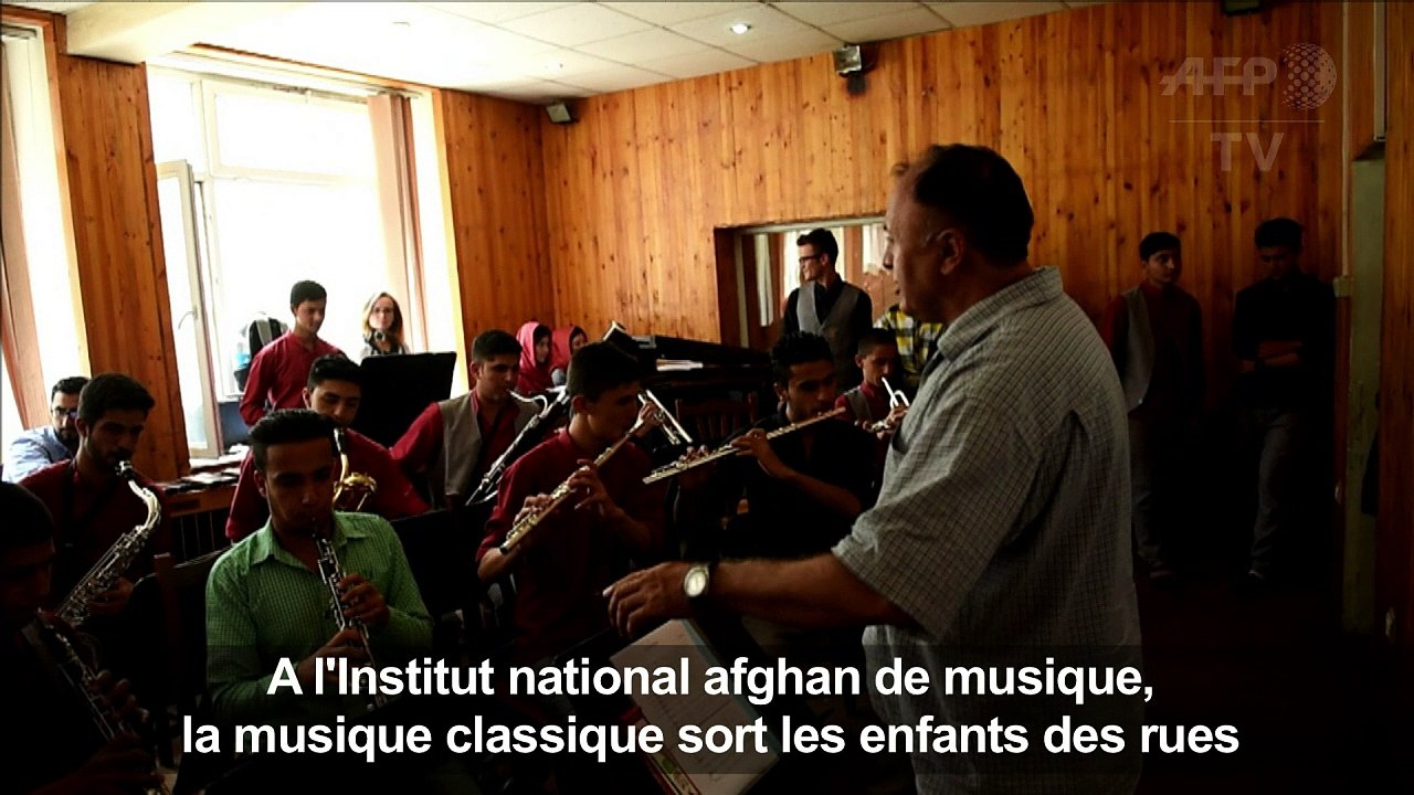 A Kaboul, la musique classique sort les enfants...