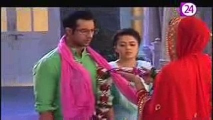 Khuli Poll- Mansi Ne Kiya Gopi Pe Hamla-1st October 2016 -Saath Nibhana Saathiya