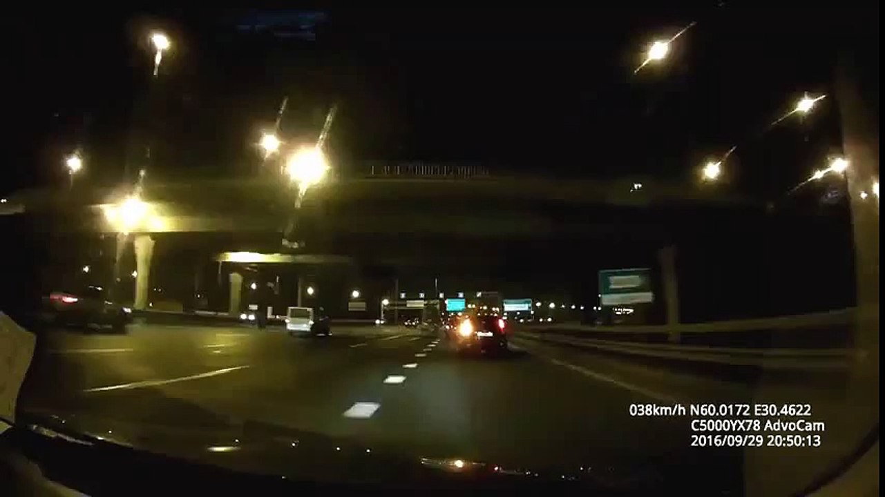 Бетономешалка устроила ДТП на КАД/ The agitator truck initiated a serious car crush