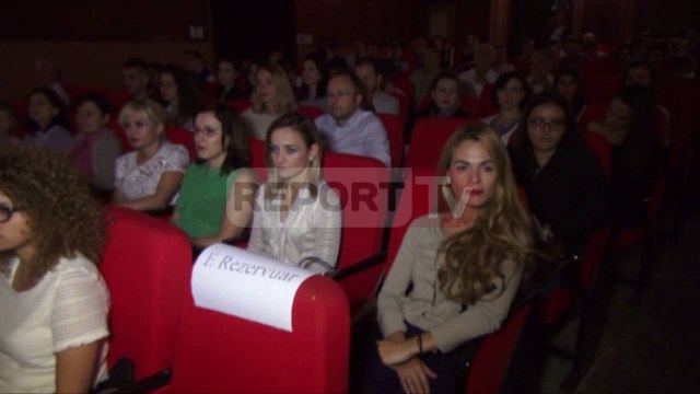 Report TV - Pianisti italian Benedetto Lupo recital në Vlorë, ndiqet nga qindra qytetarë